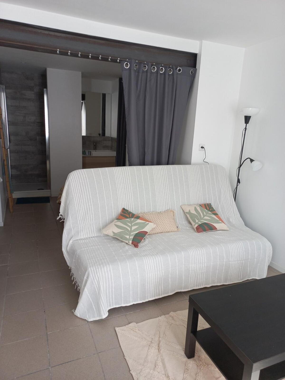 Apartment Large Near Medieval